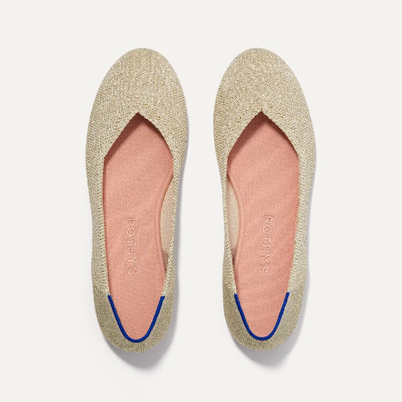Flattering and stylish women's shoes for petite feetThe Flat - Light Gold Metallic