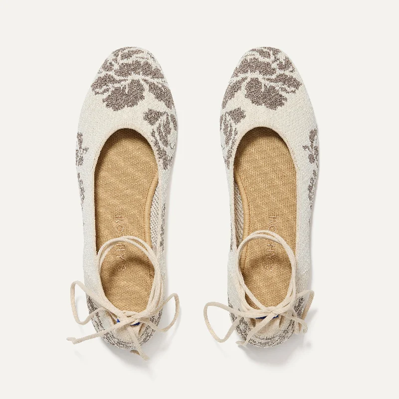 Flattering and stylish women's shoes for wide feetThe Square Wrap - Burnished Pearl Flattering and stylish women's shoes for wide feetThe Square Wrap - Burnished Pearl