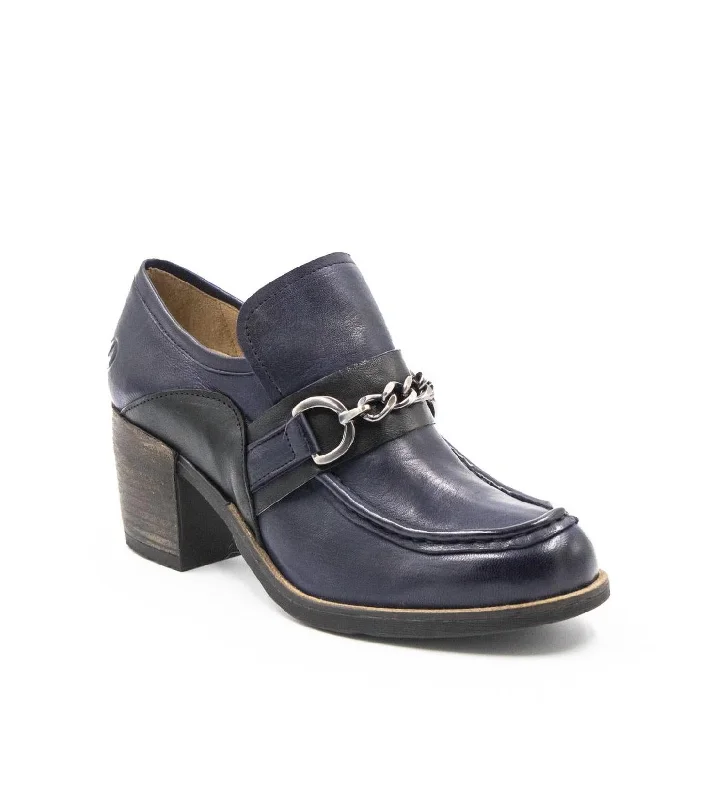 Stylish and supportive women's shoes for plantar fasciitisWomen's Palmer Chain Loafer Shoes In Blue/black
