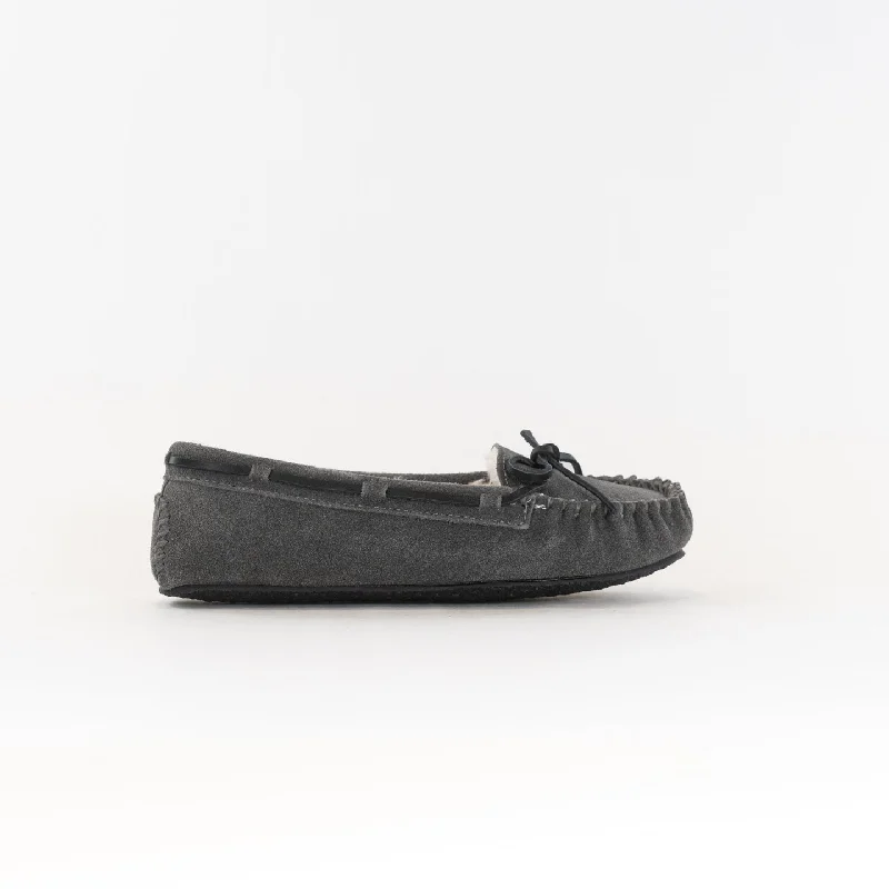 Versatile and stylish women's shoes for city walksMinnetonka Cally (Women's) - Grey Versatile and stylish women's shoes for city walksMinnetonka Cally (Women's) - Grey