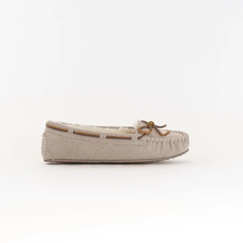 Elegant and sophisticated women's shoes for any formal eventMinnetonka Cally (Women's) - Stone Elegant and sophisticated women's shoes for any formal eventMinnetonka Cally (Women's) - Stone