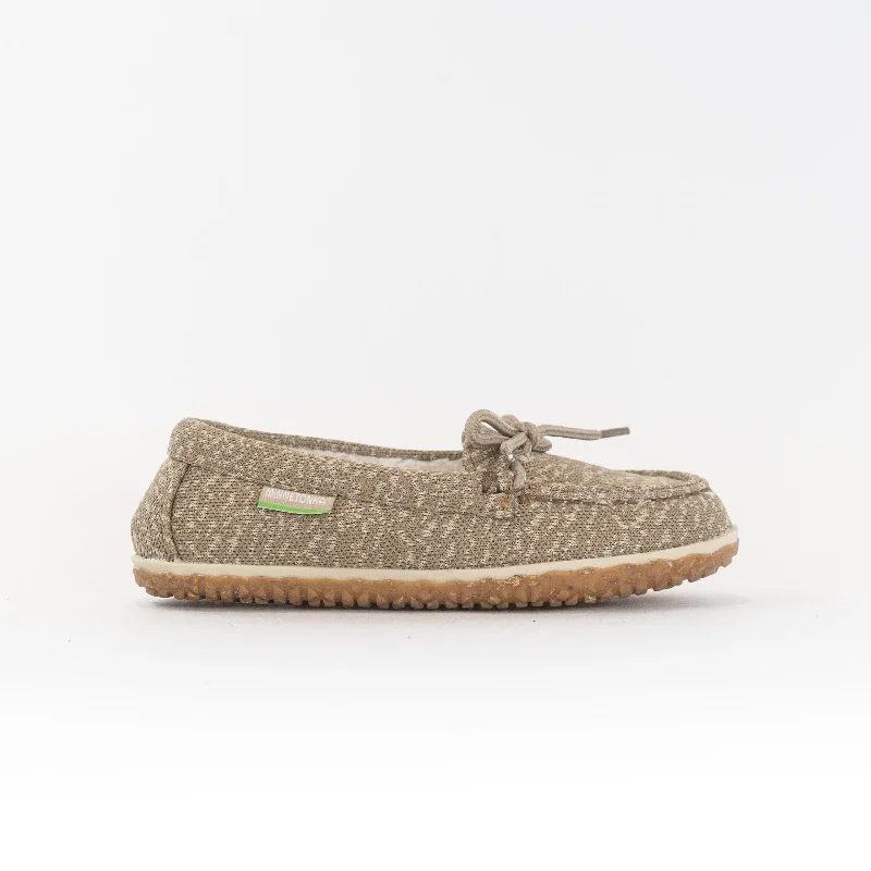 Chic and minimalist women's footwear trendsMinnetonka Eco Oak (Women's) - Tan