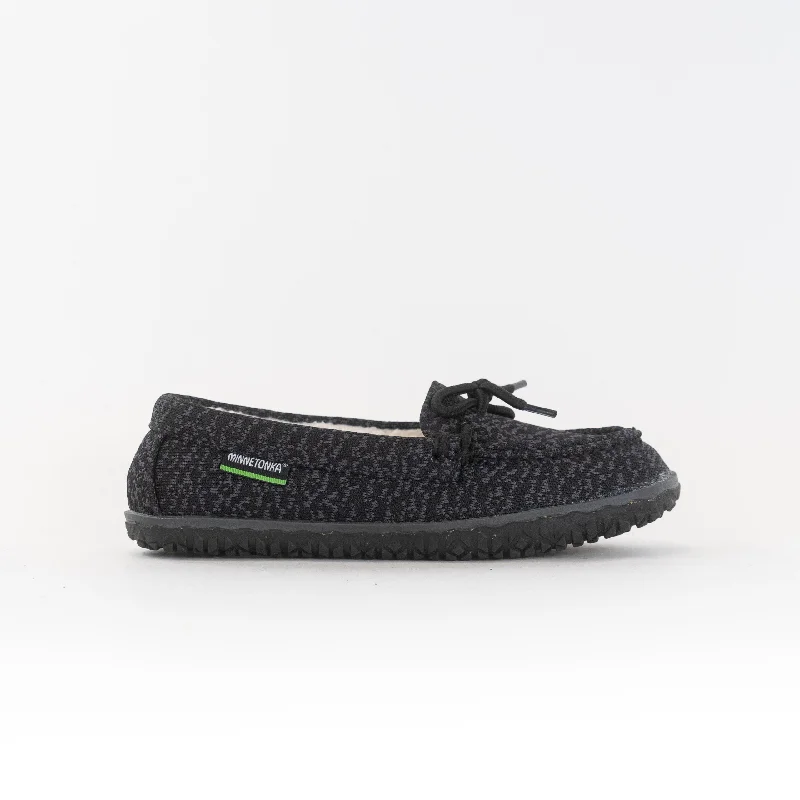 Flattering and figure-hugging women's footwearMinnetonka Eco Oak (Women's) - Black