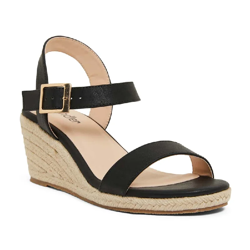 Comfy casual women's shoes for everyday wearAnnie Wedge in Black Smooth
