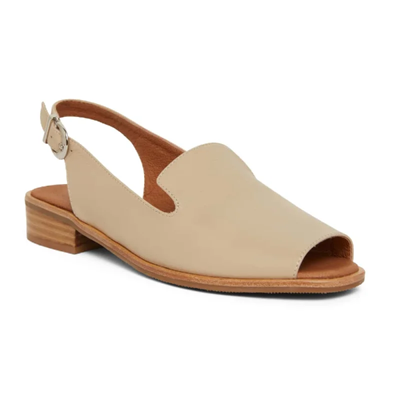 Comfy and casual women's shoes for the weekendDelaney Sandal in Neutral Leather