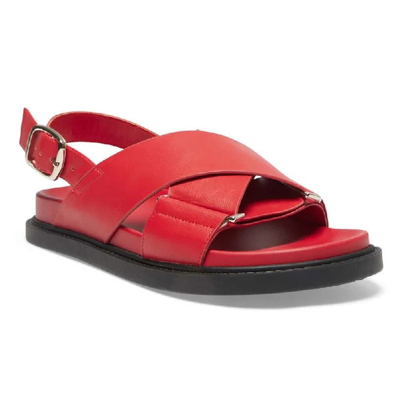 Chic and minimalist women's footwear trendsFabian Sandal in Red Smooth