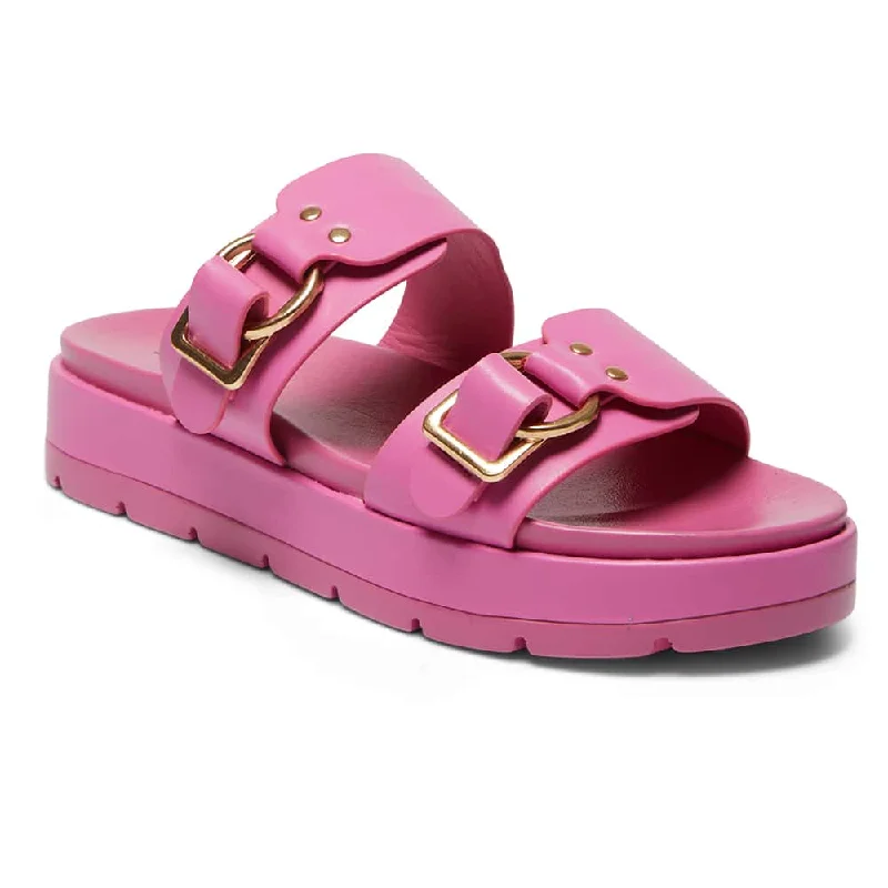 Chic and versatile women's footwearFiction Slide in Pink Smooth