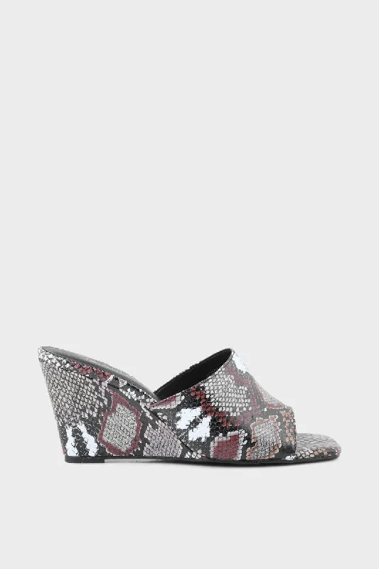 Bold and unique women's shoes for fashion-forward individualsFormal Slip On IF0053-Brown