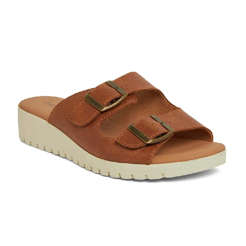 Comfy and casual women's shoes for the weekendGadget Slide in Cognac Leather