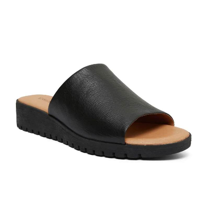 Elegant and sophisticated women's shoes for elegant eveningsGenoa Slide in Black Leather