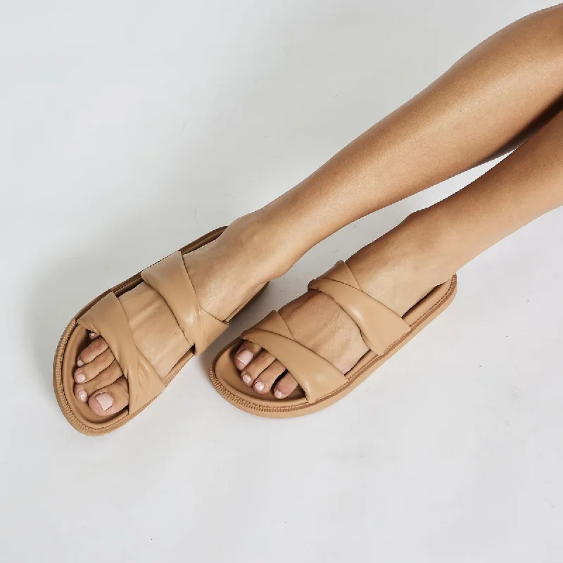 Comfy and stylish women's shoes for everyday comfortGinny Slide in Camel Smooth