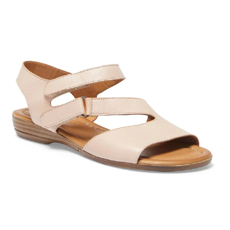 Feminine and dainty women's shoe designsKenya Sandal in Blush Leather