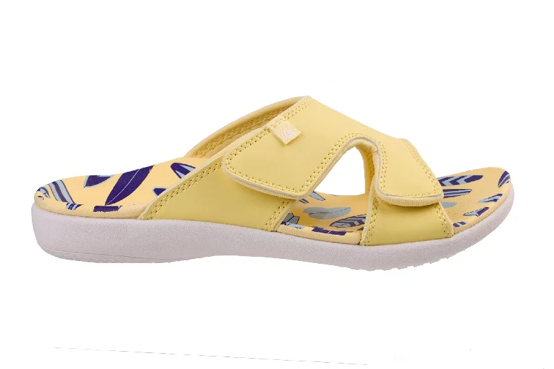 Versatile and elegant women's shoes for any outfitKholo Beach Slide