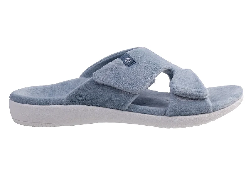 Flattering and stylish women's shoes for wide feetKholo Visa Slipper