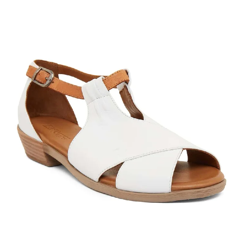 Chic and stylish women's shoes that complement every outfit and occasioLaguna Sandal in White And Cognac Leather Chic and stylish women's shoes that complement every outfit and occasioLaguna Sandal in White And Cognac Leather