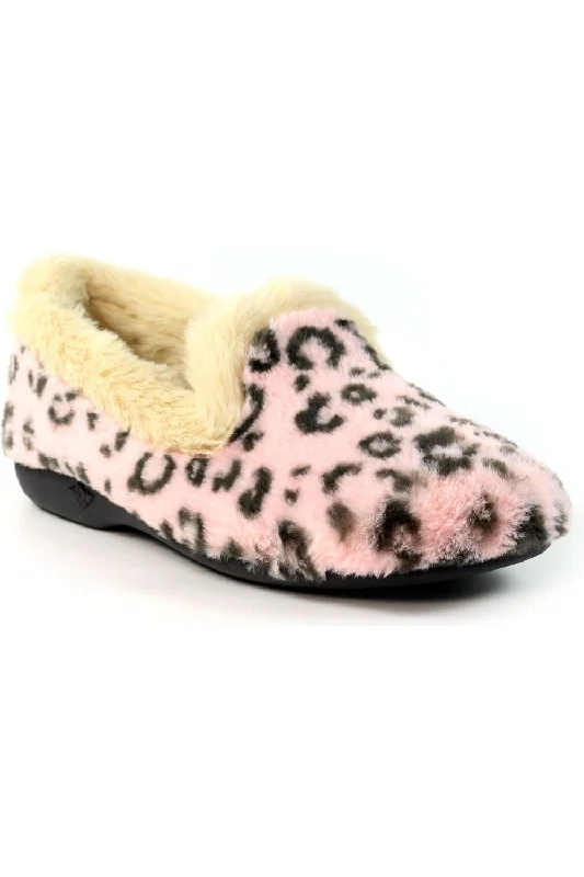 Elegant and sophisticated women's shoes for opera nightsLunar KLA 215 Morgan full slipper in pink Elegant and sophisticated women's shoes for opera nightsLunar KLA 215 Morgan full slipper in pink