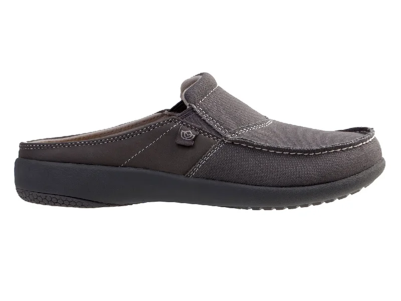 Stylish and comfortable women's shoes for long flightsSiesta Spring Slide