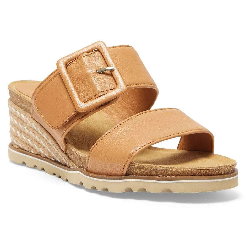 Comfy and stylish women's shoes for flat feetTaren Wedge in Tan Leather