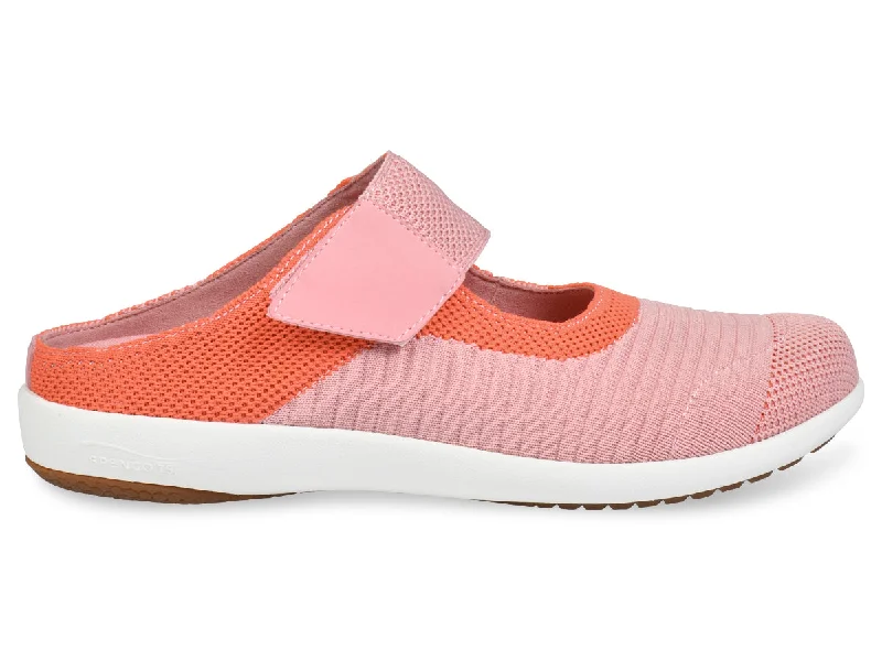 Flattering and stylish women's shoes for wide feetMagnolia Slide