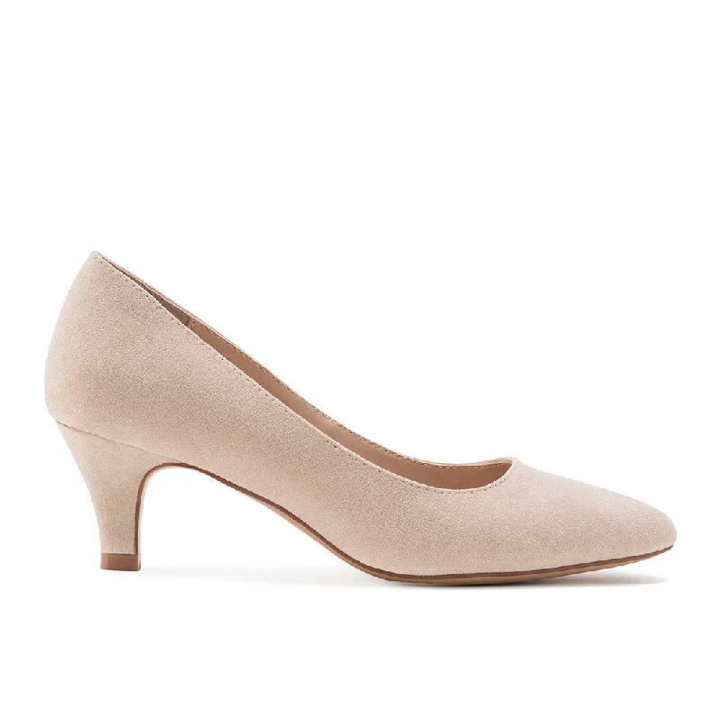 Comfy and stylish women's shoes for everyday casual wearChloe