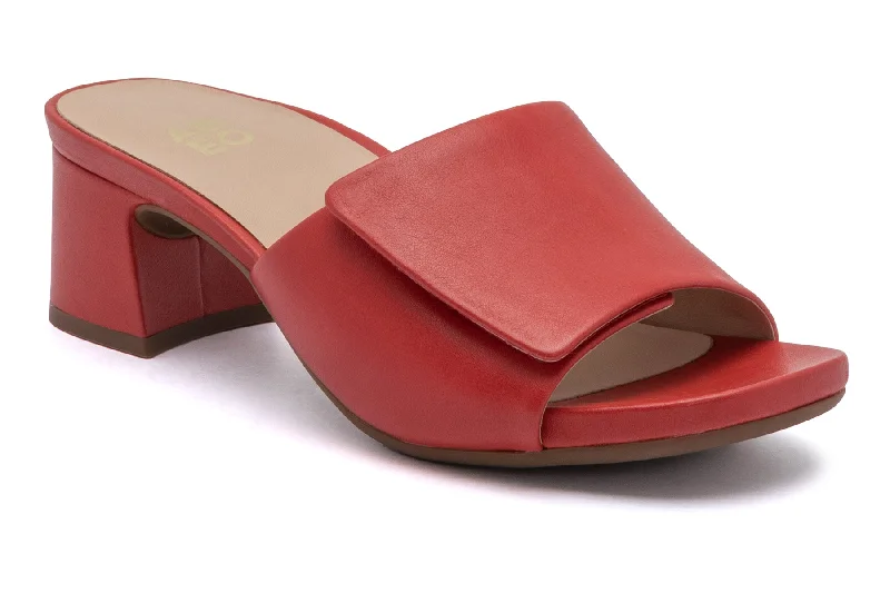 Versatile and adaptable women's shoes for every occasionAvenue Slide