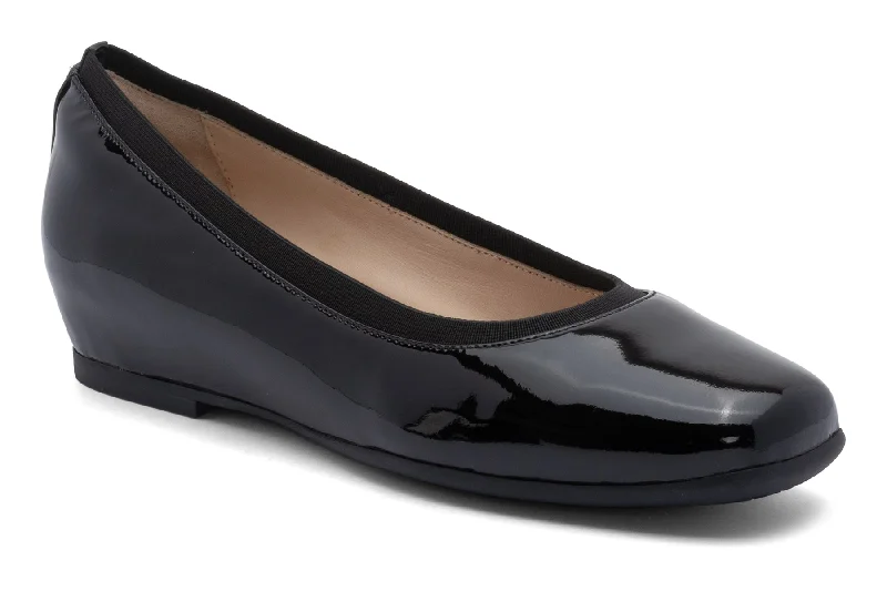 Comfy and stylish women's shoes for everyday eleganceCadence Ballet