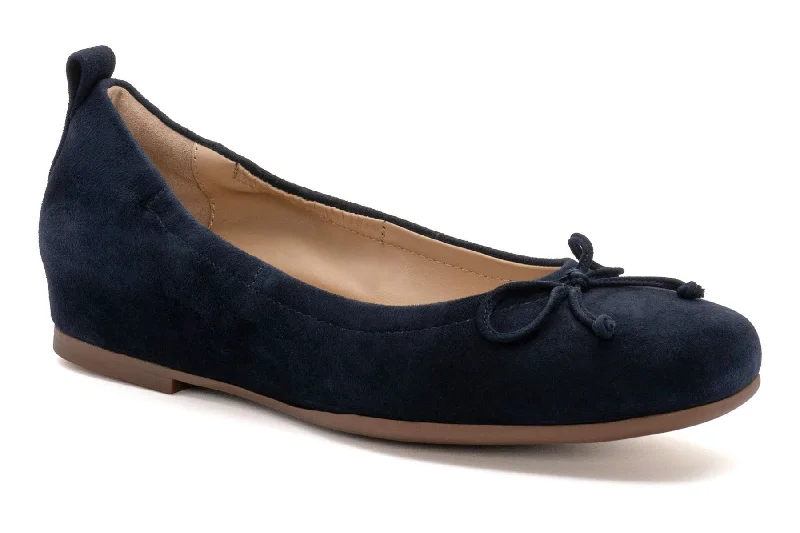 Comfy and stylish women's shoes for everyday eleganceCadence Bow Metatarsal