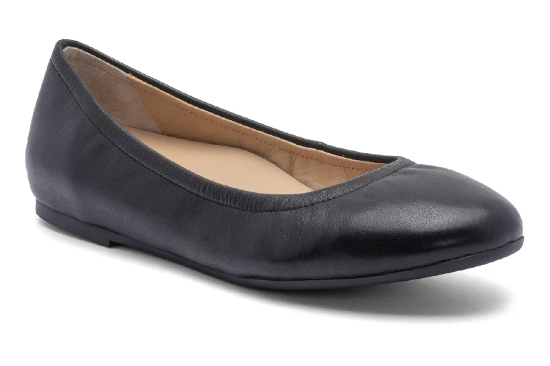 Comfortable yet fashionable women's shoesPromenade Flat Metatarsal