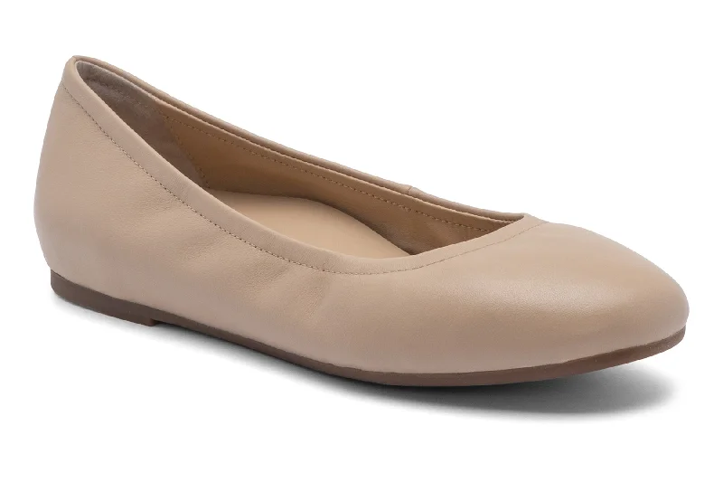 Elegantly stylish women's shoesPromenade Flat Metatarsal