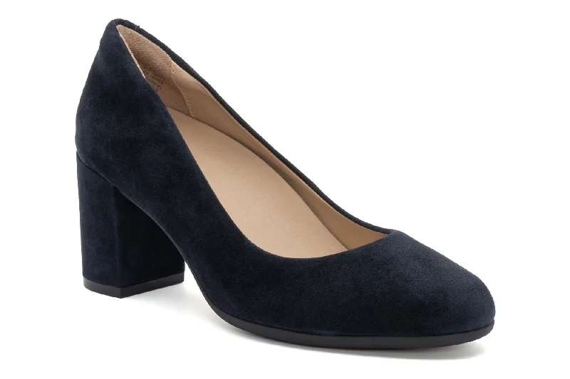 Elegant and sophisticated women's shoes for dinner datesTempo Pump