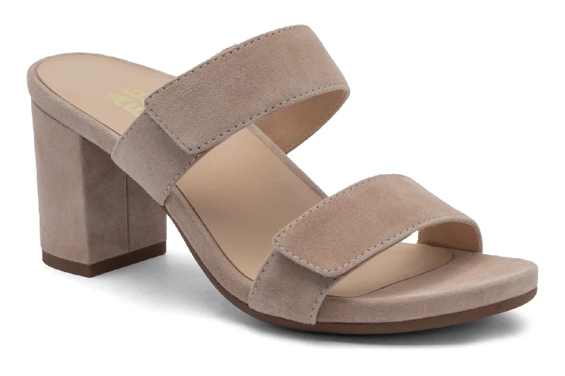 Stylish and comfortable women's shoes for long flightsTempo Slide Metatarsal