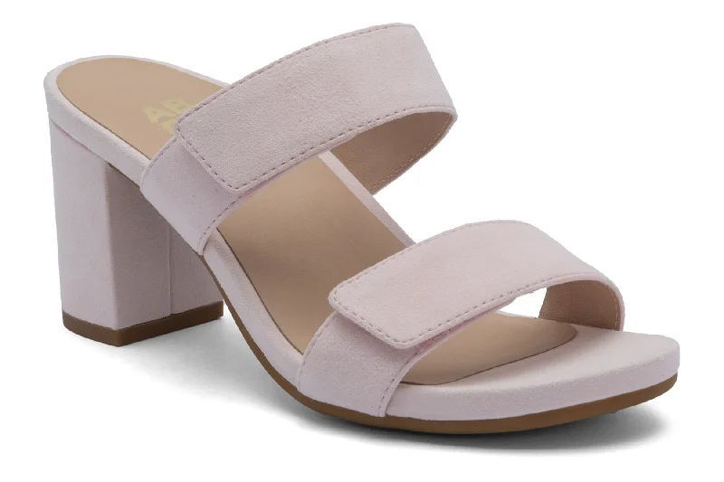 Versatile and stylish women's shoes for everyday chicTempo Slide