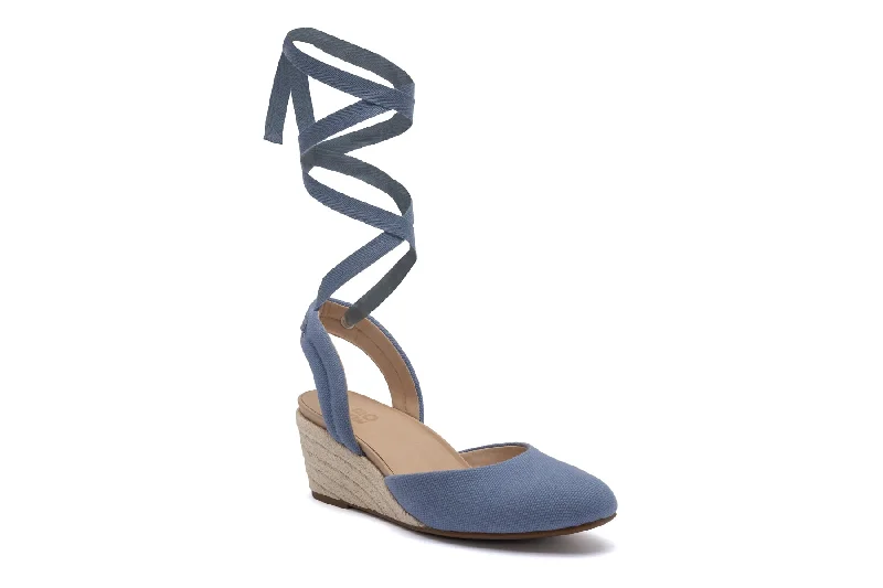 Bold and striking women's shoe fashionsVeranda Espadrille Lace