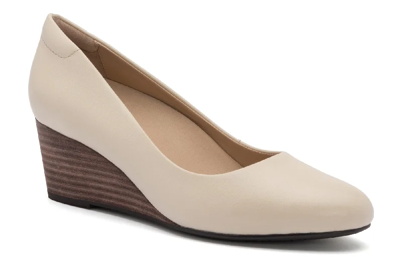 Durable and stylish women's shoes for outdoor activitiesVeranda Stacked Metatarsal