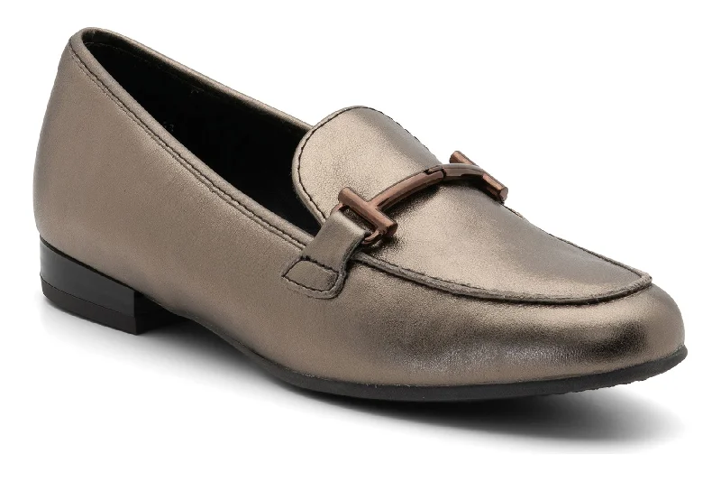 Chic and stylish women's shoes for cocktail partiesKelowna