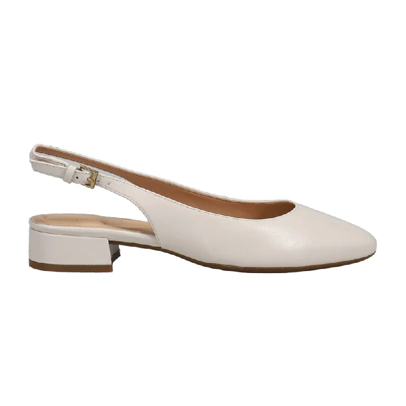 Chic and stylish women's shoes for graduation ceremoniesCassius Pointed Toe Sling Back Pumps