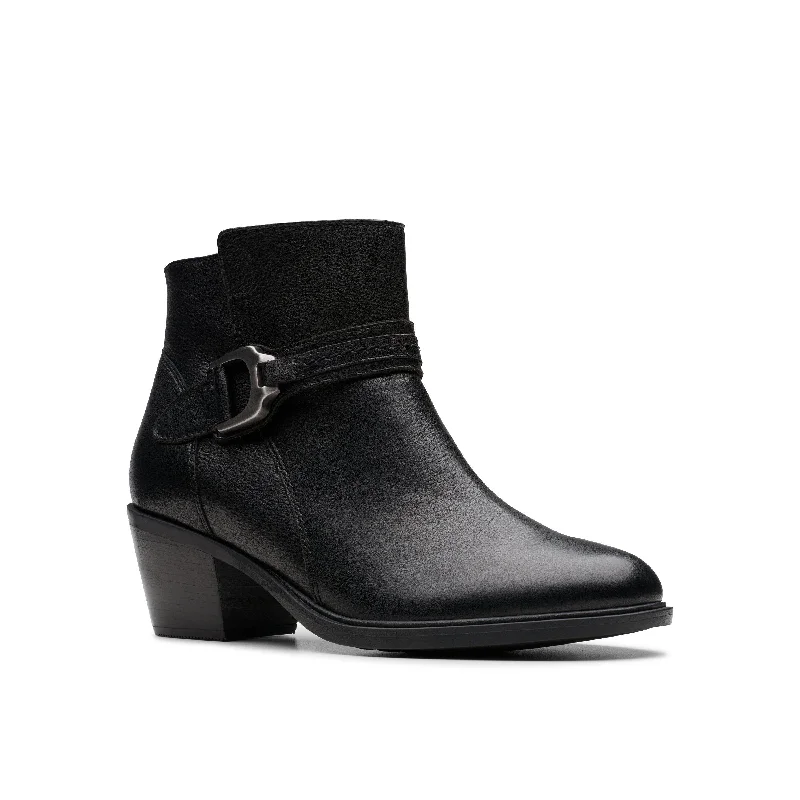 Elegant and classic women's shoes for prom nightCLARKS NEVA BUCKLE
