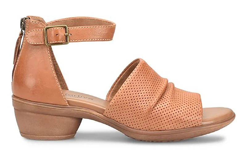 Stylish and practical women's shoes for rainy daysNewnan