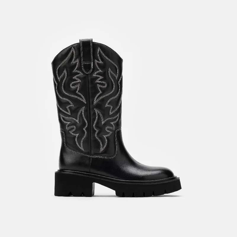 Chic and sophisticated women's footwear for workDaisy Black Leather Lug Cowgirl Boots