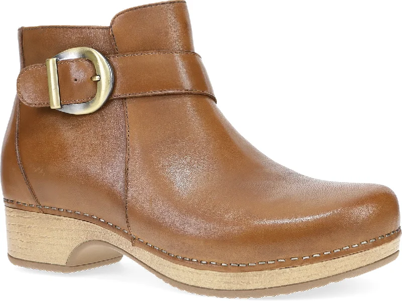 Chic and versatile women's footwearDANSKO BRENNAN TAN