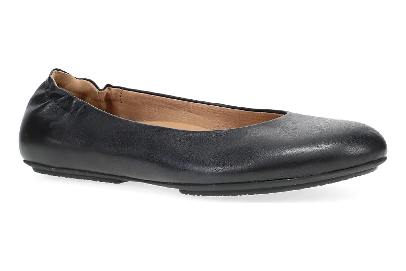 Comfortable and supportive women's shoes for all-day wearMollie