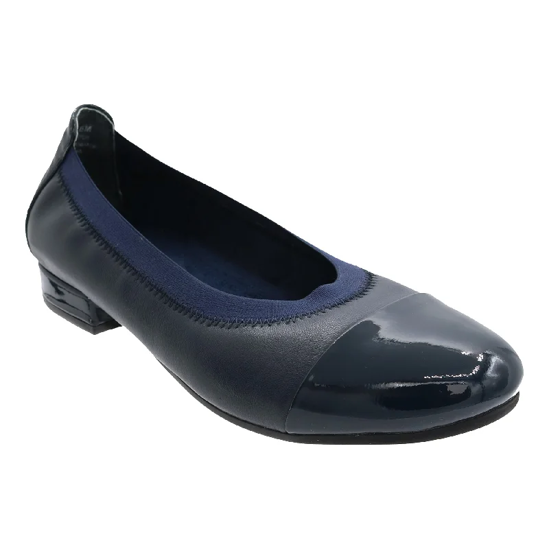 Chic and stylish women's shoes that complement every outfit and occasioNicole