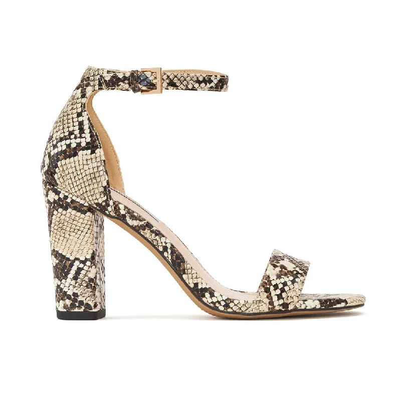 Sleek and modern women's footwear optionsMeava
