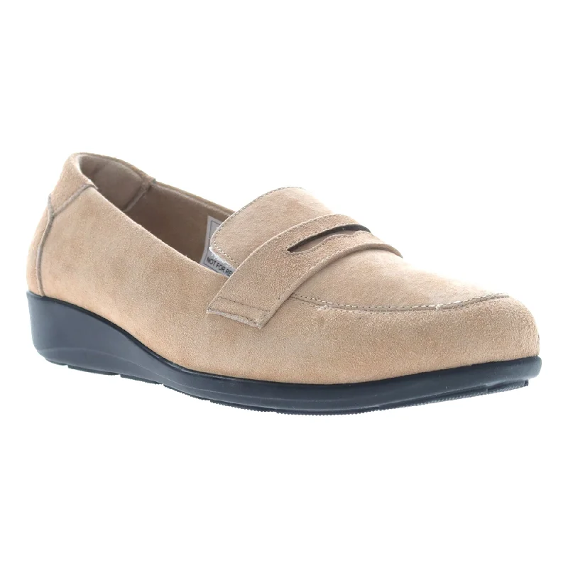 Sleek and modern women's footwear optionsYetta