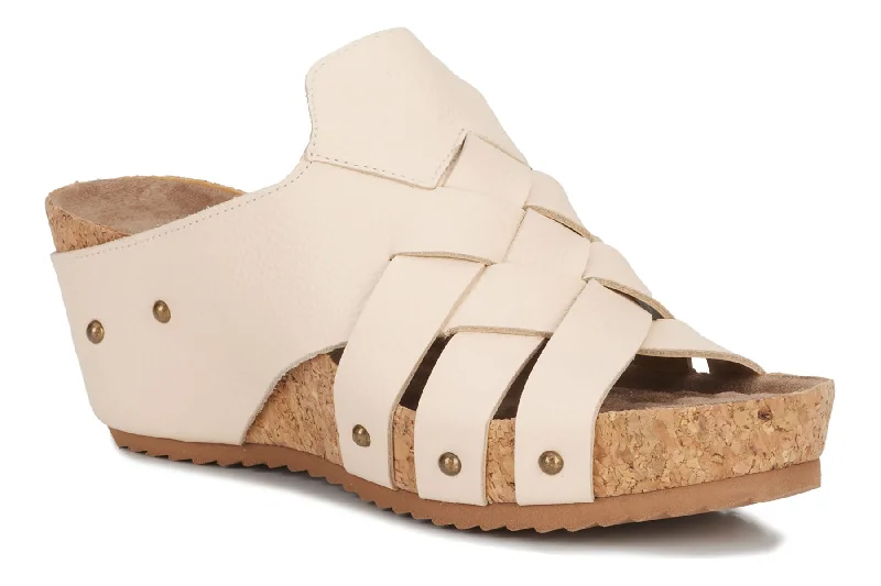 Practical and functional women's footwear solutionsTatum