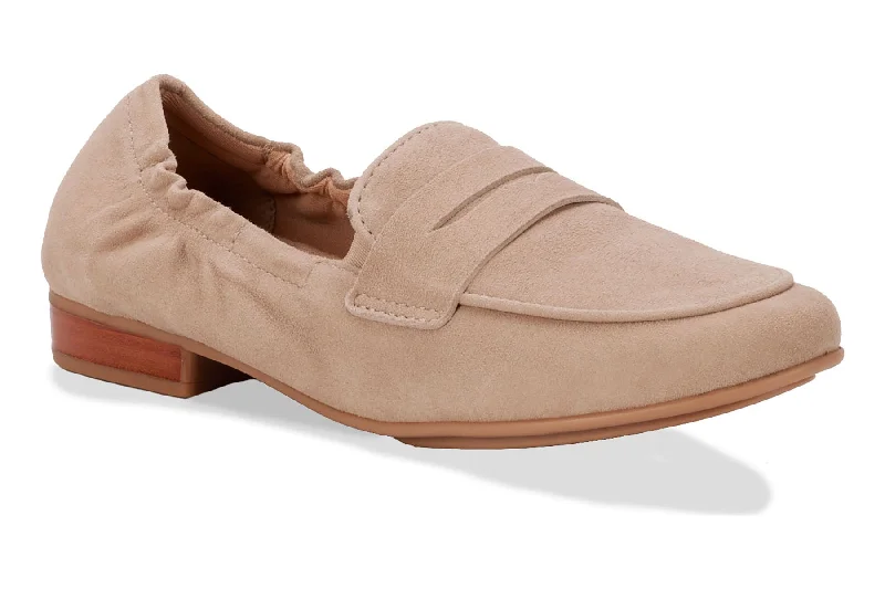 Versatile and chic women's shoes for everyday eleganceTrish