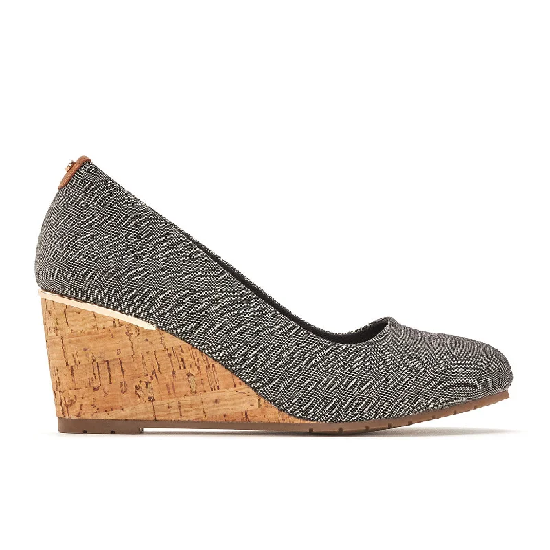 Comfy and stylish women's shoes for lounging around the houseOrleans Eco