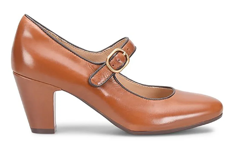 Practical and stylish women's shoes for travelLeslie