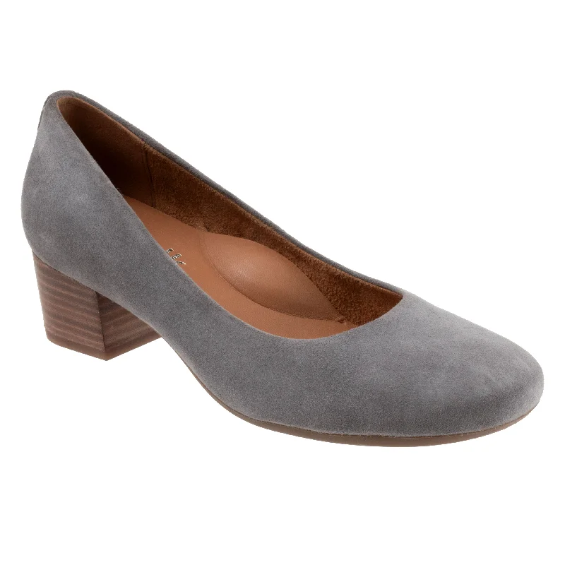 Practical and stylish women's shoes for travelLynn
