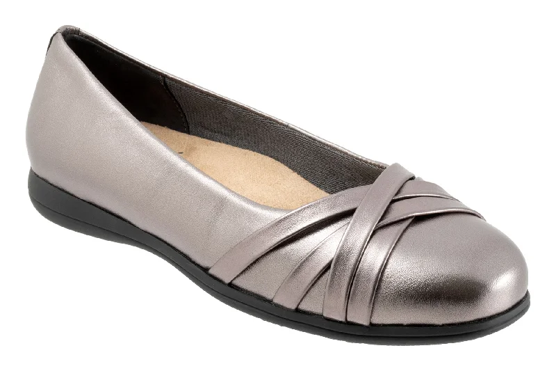 Elegant and refined women's shoe designsDaphne